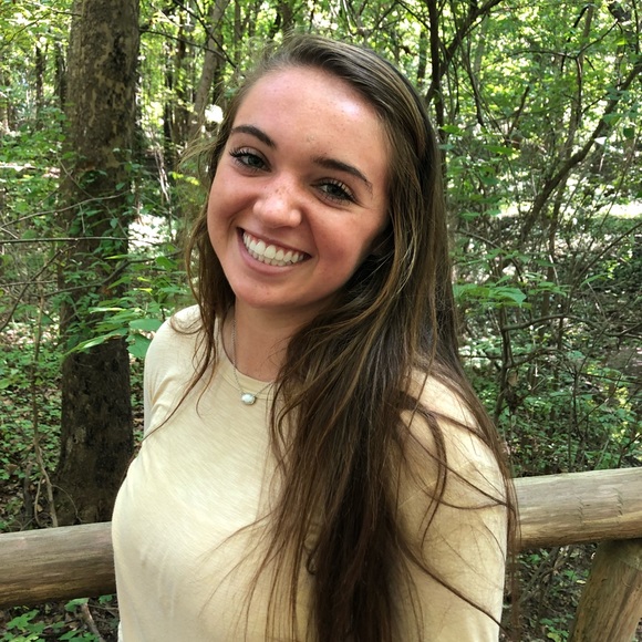 Meet your Posher, Karly - Picture 1 of 1